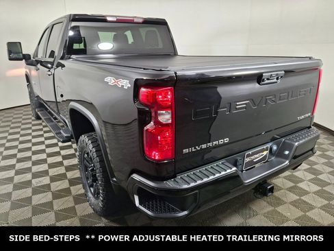Used 2022 Chevrolet Silverado 2500 Custom w/ Custom Convenience Package image 3