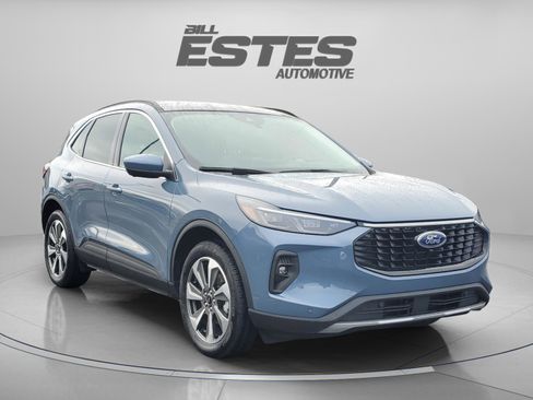 Certified 2025 Ford Escape Platinum w/ Premium Technology Package AWD/4WD image 5