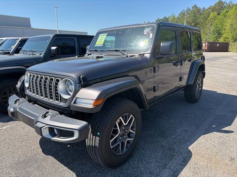 Used 2025 Jeep Wrangler Sahara image 1