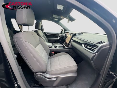 Used 2025 GMC Acadia Elevation image 39