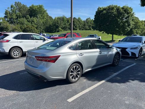 Used 2016 Toyota Avalon XLE Premium FWD image 3