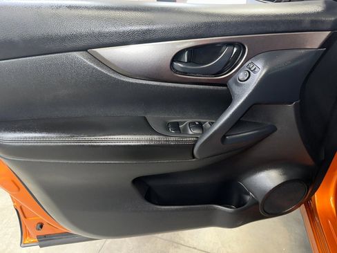 Used 2022 Nissan Rogue Sport S image 3