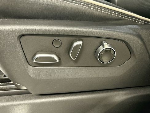 Used 2023 GMC Sierra 1500 AT4X image 10