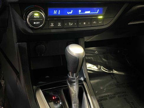 Used 2015 Toyota Corolla S image 23