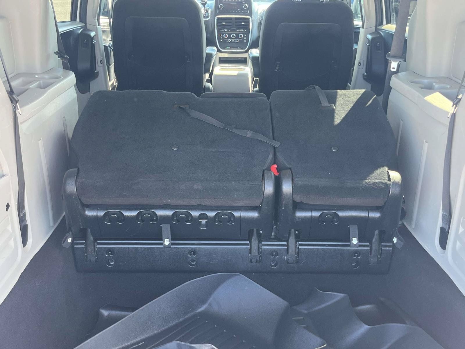 Used 2014 Dodge Grand Caravan SXT FWD image 8