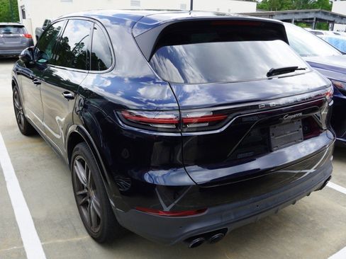 Used 2022 Porsche Cayenne Platinum Edition image 5