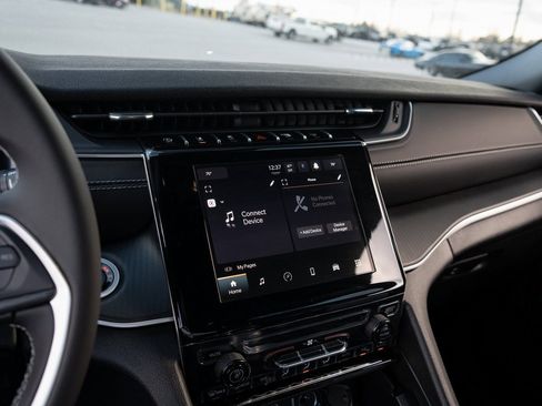 New 2025 Jeep Grand Cherokee L Laredo RWD image 24