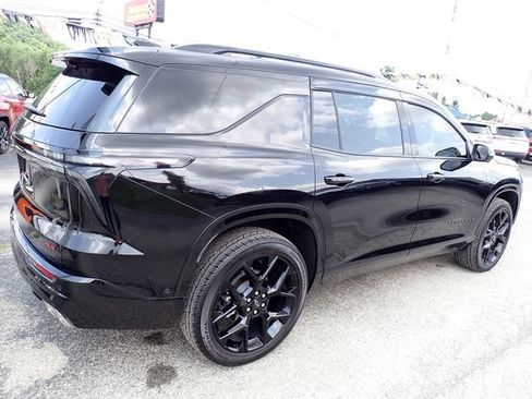 Used 2026 Chevrolet Traverse RS w/ LPO, Floor Liner Package AWD/4WD image 7