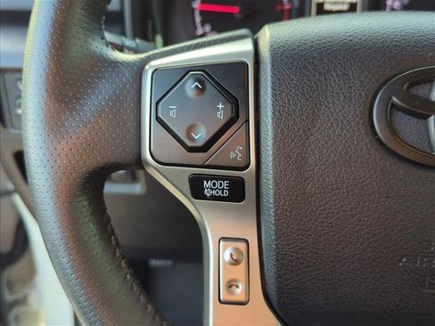 Used 2022 Toyota 4Runner SR5 Premium w/ Moonroof Package AWD/4WD image 13