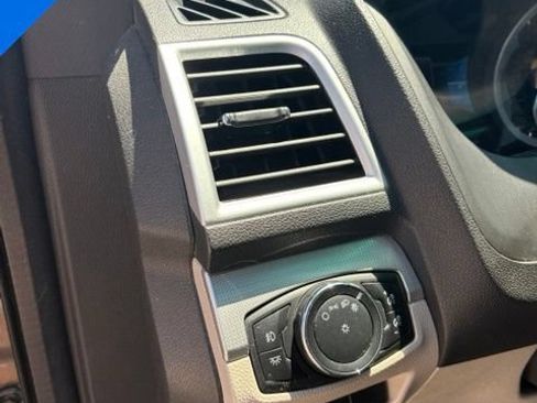 Used 2015 Ford Explorer XLT w/ Equipment Group 202A FWD image 11