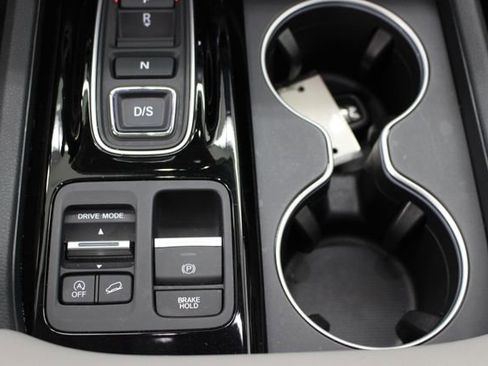 Used 2025 Honda Pilot Touring image 36