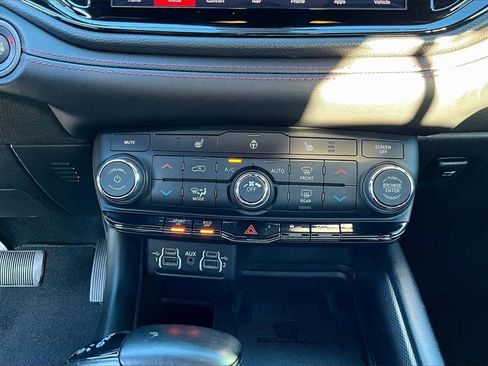 Used 2021 Dodge Durango R/T image 32