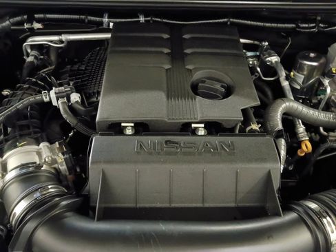 Used 2025 Nissan Frontier SV RWD image 16