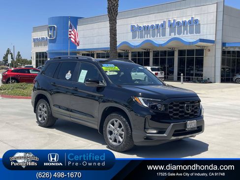 Certified 2025 Honda Passport TrailSport image 1