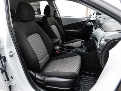 Used 2021 Hyundai Kona SE image 37