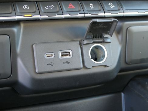 Used 2020 GMC Sierra 1500 Elevation image 21