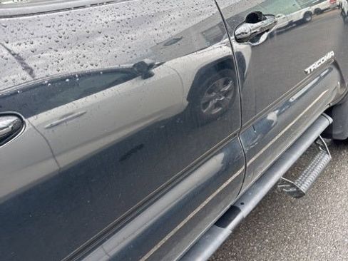 Used 2021 Toyota Tacoma TRD Sport image 31