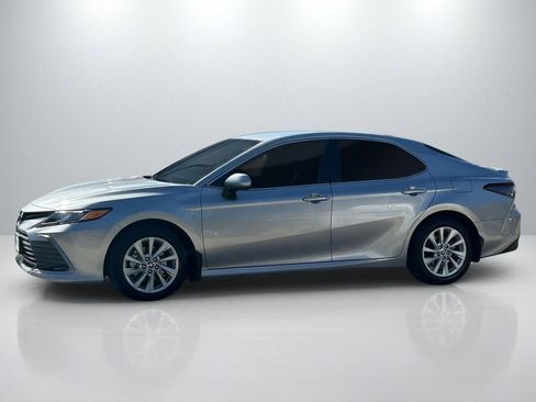Used 2023 Toyota Camry LE image 8