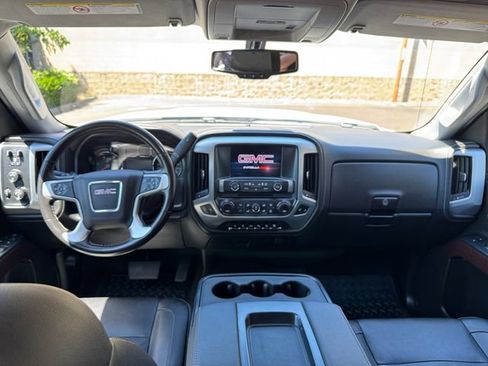 Used 2018 GMC Sierra 3500 SLE w/ SLE Preferred Package AWD/4WD image 15