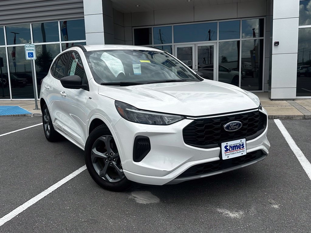 Used 2023 Ford Escape ST-Line w/ Tech Pack #1 FWD image 3