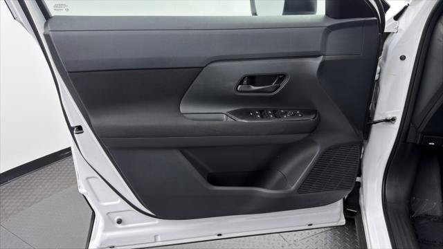 Used 2025 Nissan Kicks S FWD image 13