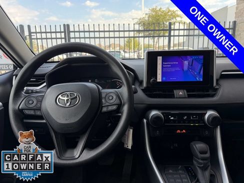 Used 2025 Toyota RAV4 LE AWD/4WD image 5