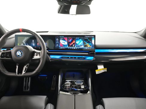 Used 2025 BMW i5 M60 w/ Premium Package AWD/4WD image 8