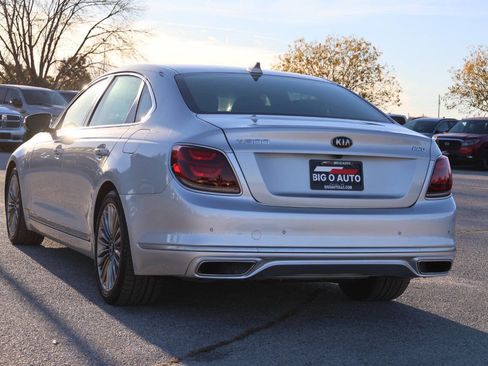 Used 2020 Kia K900 Luxury image 11