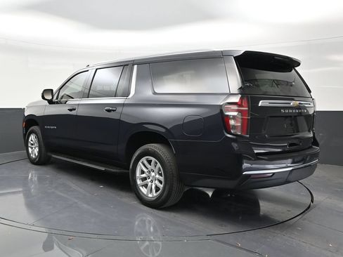 Used 2024 Chevrolet Suburban LS RWD image 3