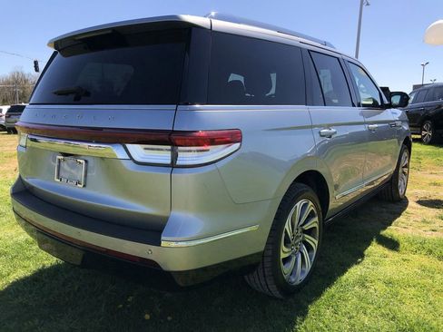 Used 2023 Lincoln Navigator Reserve AWD/4WD image 5