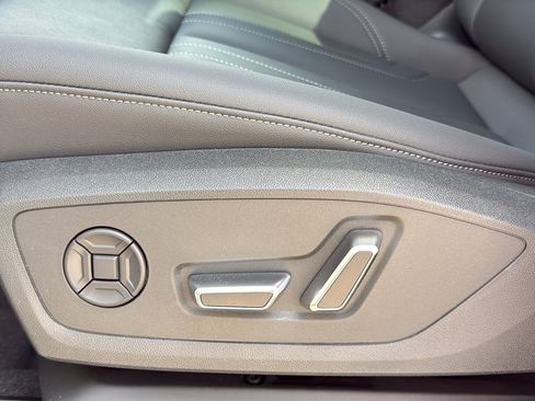 New 2026 Audi Q3 quattro 2.0T AWD/4WD image 11