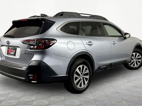 Used 2021 Subaru Outback Premium image 6