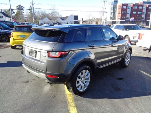 Used 2016 Land Rover Range Rover Evoque SE image 12