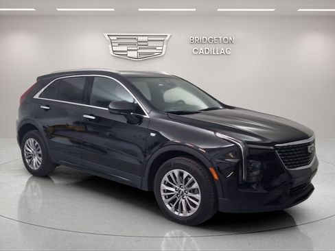 Used 2024 Cadillac XT4 Premium Luxury image 1