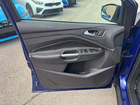 Used 2015 Ford Escape SE w/ Equipment Group 201A FWD image 11