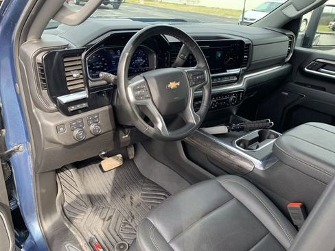 Used 2025 Chevrolet Silverado 2500 LTZ w/ LTZ Premium Package image 10