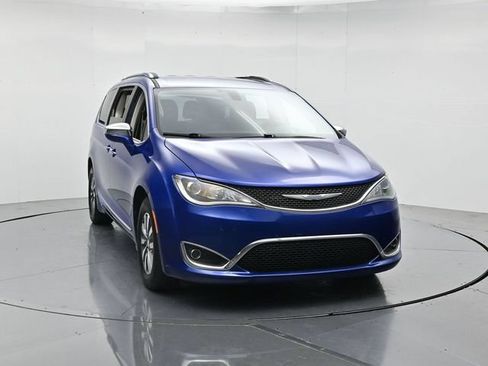 Used 2020 Chrysler Pacifica Limited FWD image 4