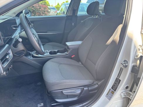 Used 2025 Kia K4 FWD image 36