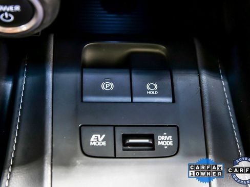 Used 2023 Toyota Venza LE image 24