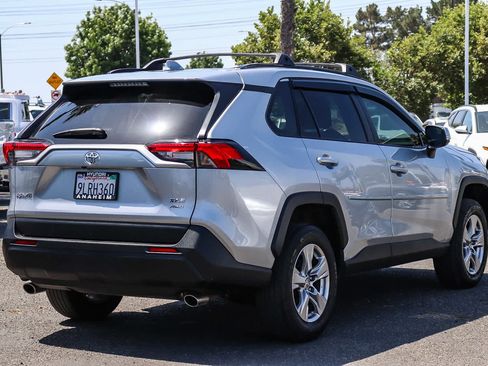 Used 2024 Toyota RAV4 XLE AWD/4WD image 6