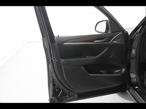 Used 2023 BMW X3 xDrive30i w/ Premium Package AWD/4WD image 4