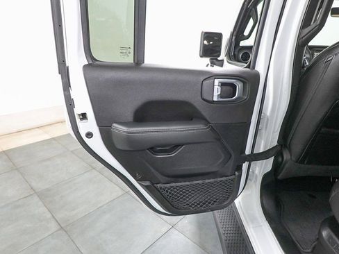 Used 2023 Jeep Wrangler Unlimited Sahara image 22