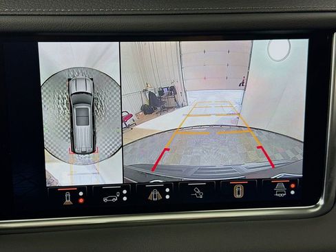 Used 2024 GMC Yukon Denali w/ Advanced Technology Package image 14