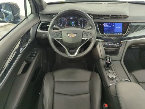 Used 2025 Cadillac XT6 Premium Luxury AWD/4WD image 13