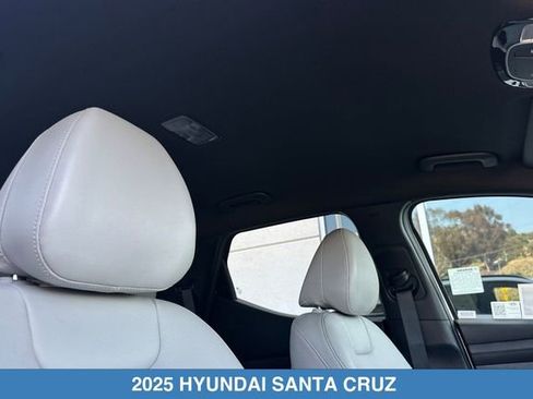 Used 2025 Hyundai Santa Cruz SEL AWD/4WD image 18