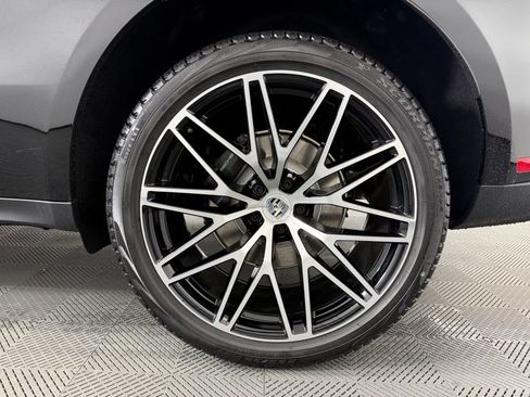 Certified 2026 Porsche Macan AWD/4WD image 11
