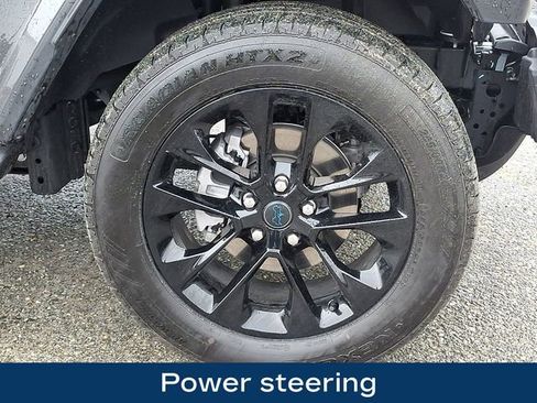 Used 2025 Jeep Wrangler Unlimited Sahara image 11