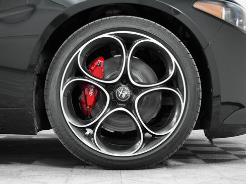 New 2025 Alfa Romeo Giulia Veloce w/ Veloce Package Rwd image 14