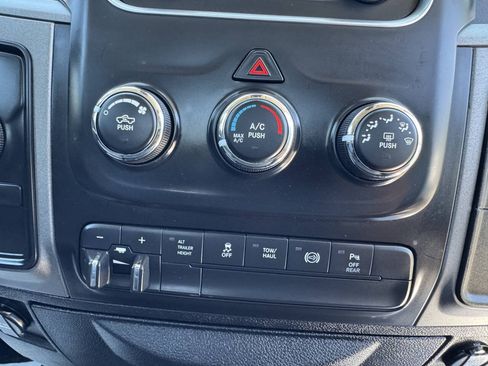 Used 2016 RAM 3500 Tradesman w/ Chrome Appearance Group AWD/4WD image 8