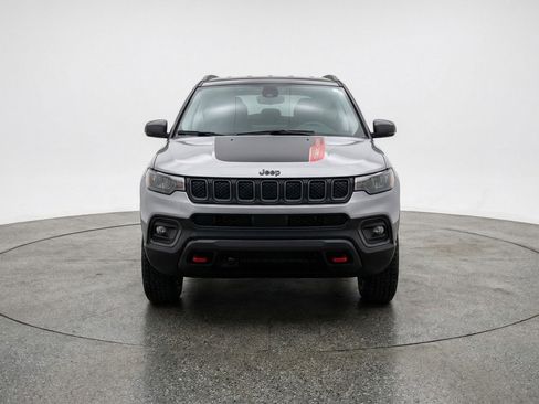 Used 2025 Jeep Compass Trailhawk w/ Trailer Tow Group image 2